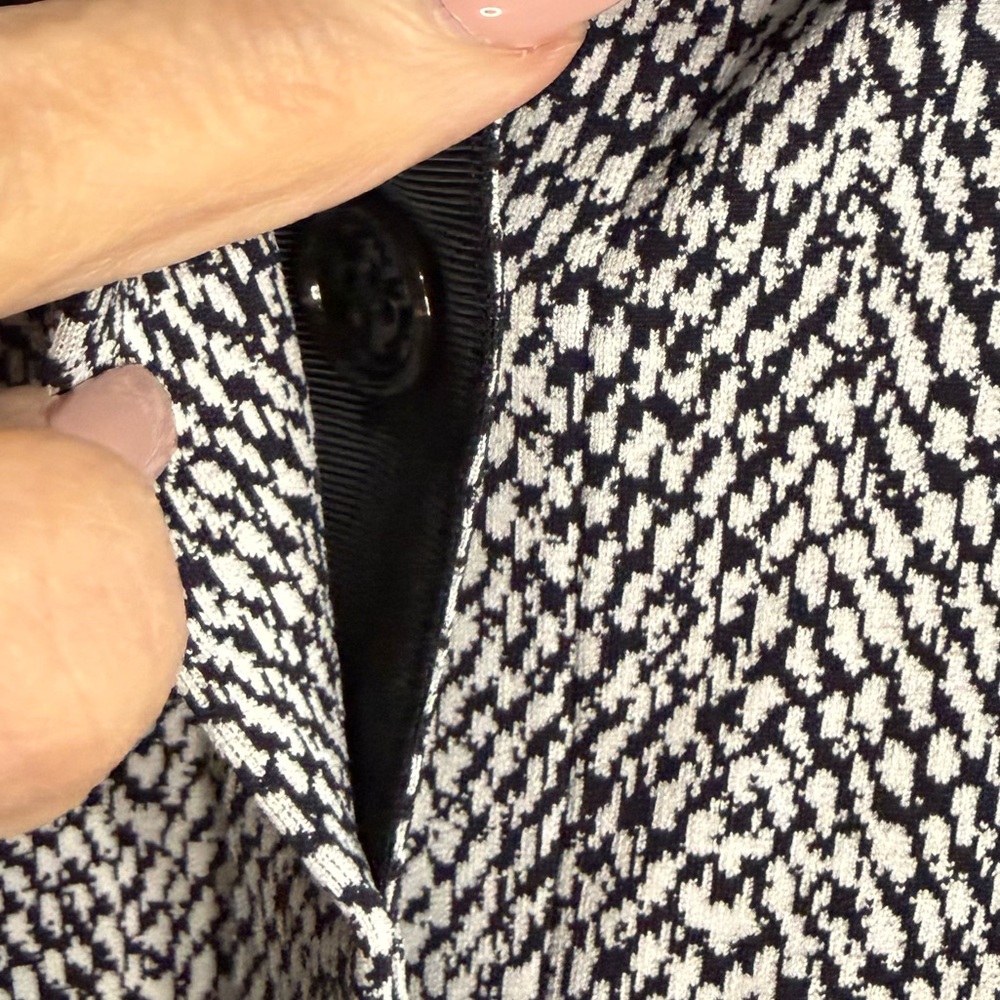 Athleta Braiden Black and White Textured Patterned Shirt Jacket - Picture 7 of 9
